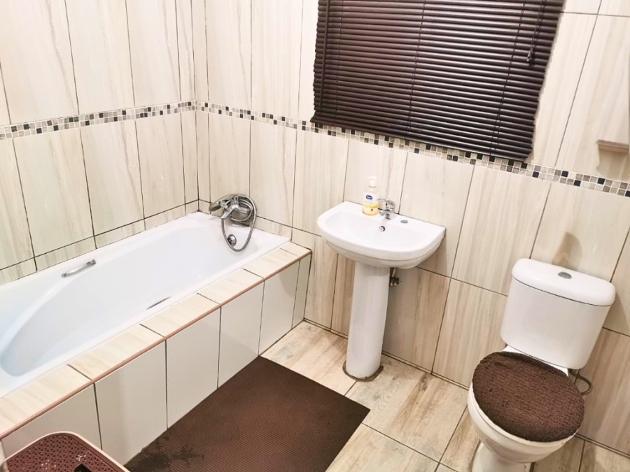 2 Bedroom Property for Sale in Raisethorpe KwaZulu-Natal