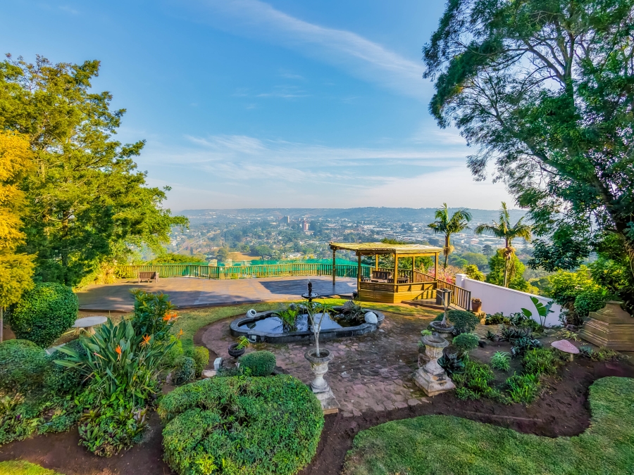 9 Bedroom Property for Sale in Cowies Hill KwaZulu-Natal