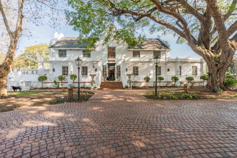 9 Bedroom Property for Sale in Cowies Hill KwaZulu-Natal