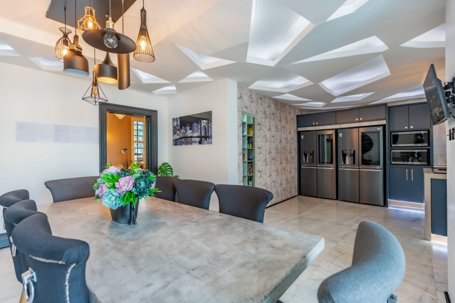 9 Bedroom Property for Sale in Cowies Hill KwaZulu-Natal
