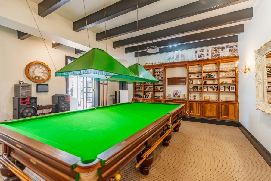 9 Bedroom Property for Sale in Cowies Hill KwaZulu-Natal