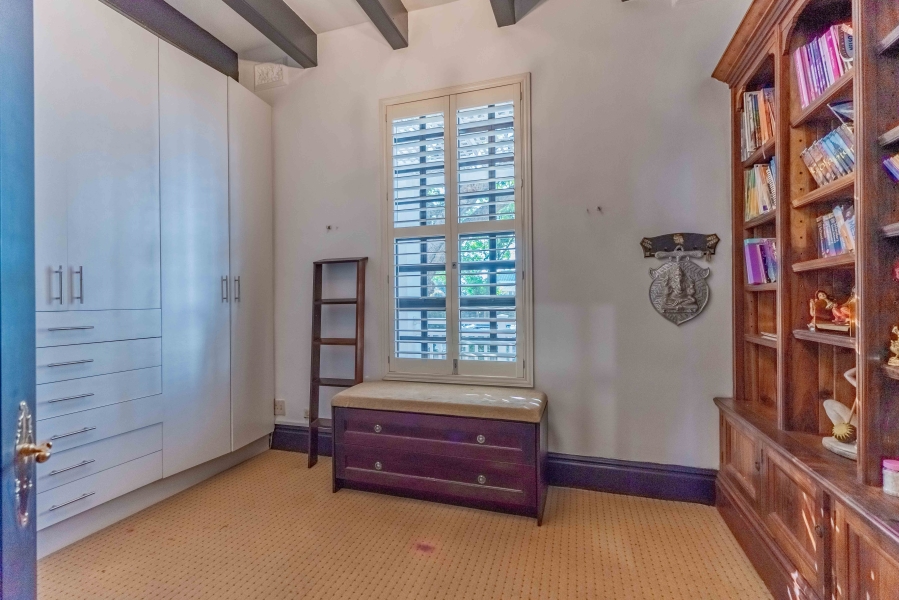 9 Bedroom Property for Sale in Cowies Hill KwaZulu-Natal