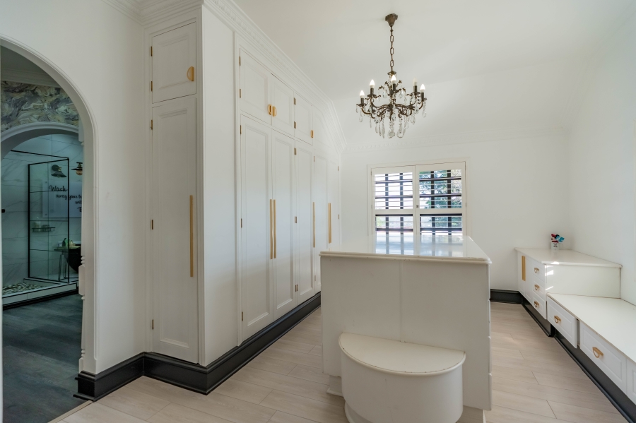 9 Bedroom Property for Sale in Cowies Hill KwaZulu-Natal