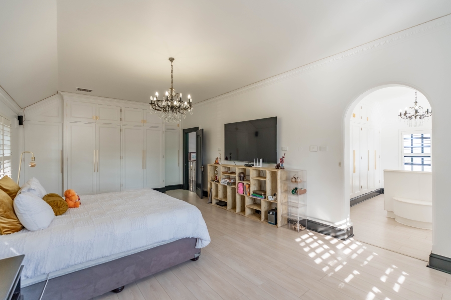 9 Bedroom Property for Sale in Cowies Hill KwaZulu-Natal