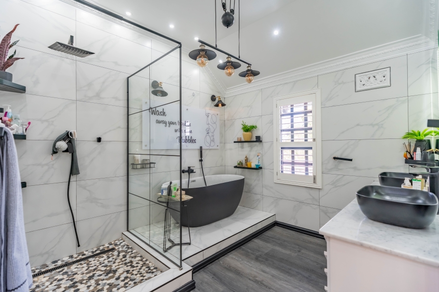 9 Bedroom Property for Sale in Cowies Hill KwaZulu-Natal