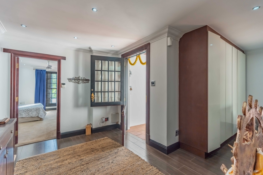 9 Bedroom Property for Sale in Cowies Hill KwaZulu-Natal