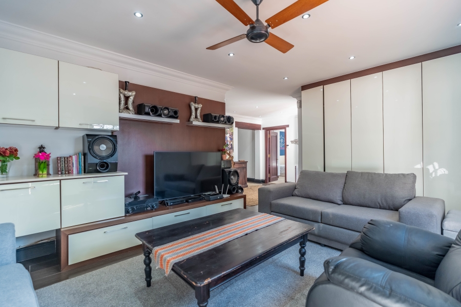 9 Bedroom Property for Sale in Cowies Hill KwaZulu-Natal