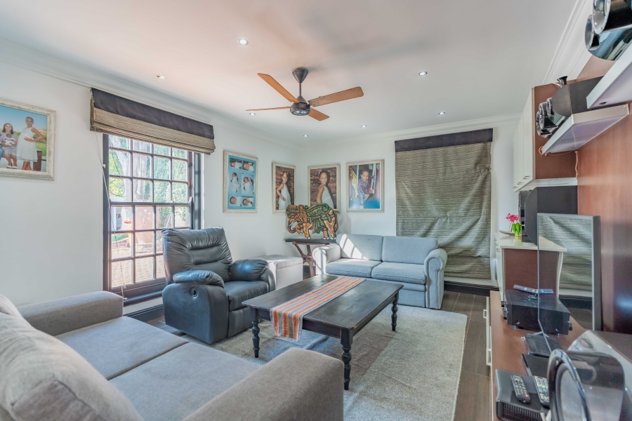 9 Bedroom Property for Sale in Cowies Hill KwaZulu-Natal