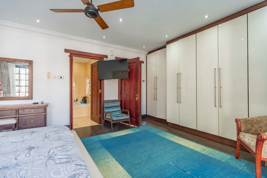 9 Bedroom Property for Sale in Cowies Hill KwaZulu-Natal