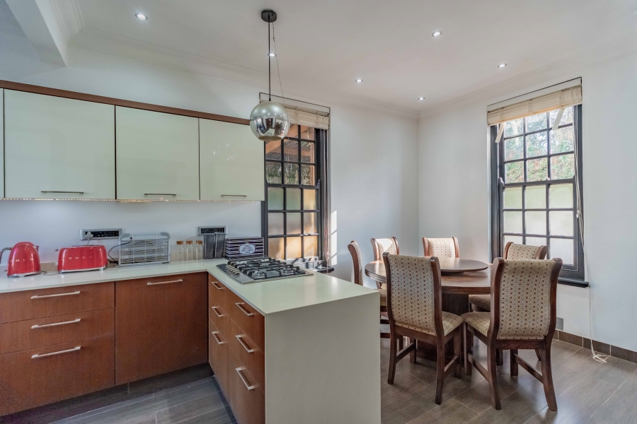 9 Bedroom Property for Sale in Cowies Hill KwaZulu-Natal