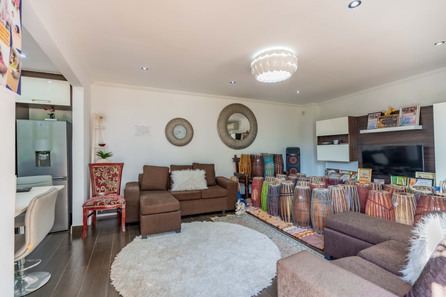 9 Bedroom Property for Sale in Cowies Hill KwaZulu-Natal