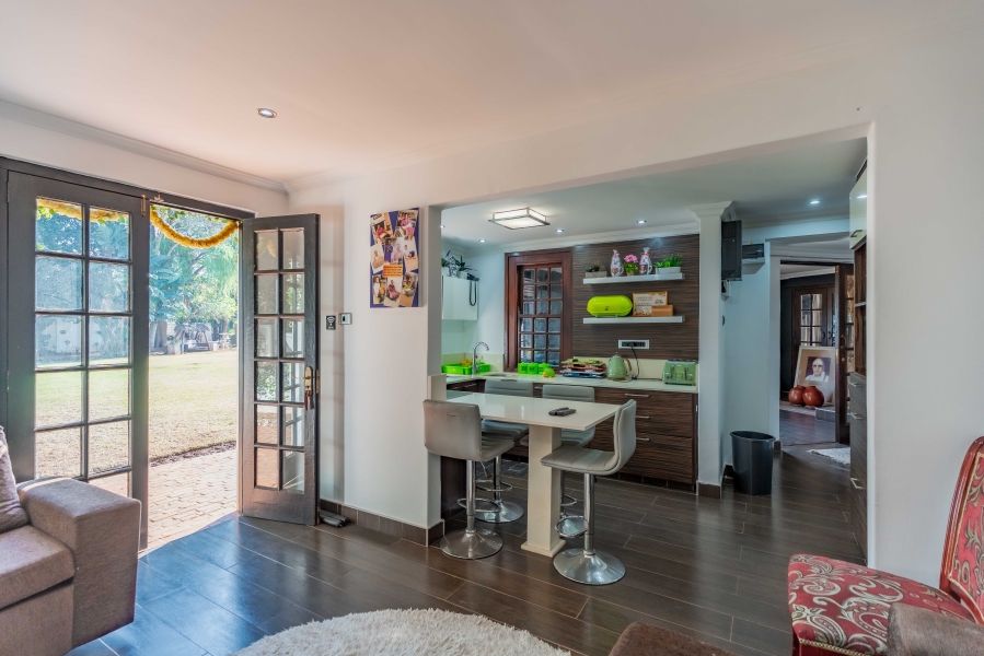 9 Bedroom Property for Sale in Cowies Hill KwaZulu-Natal