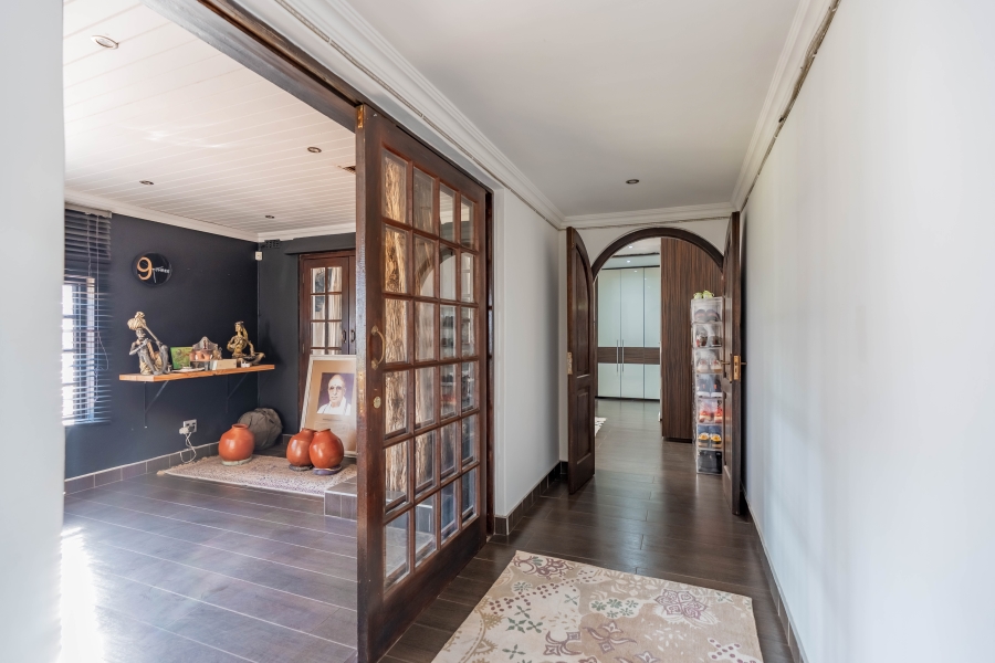 9 Bedroom Property for Sale in Cowies Hill KwaZulu-Natal
