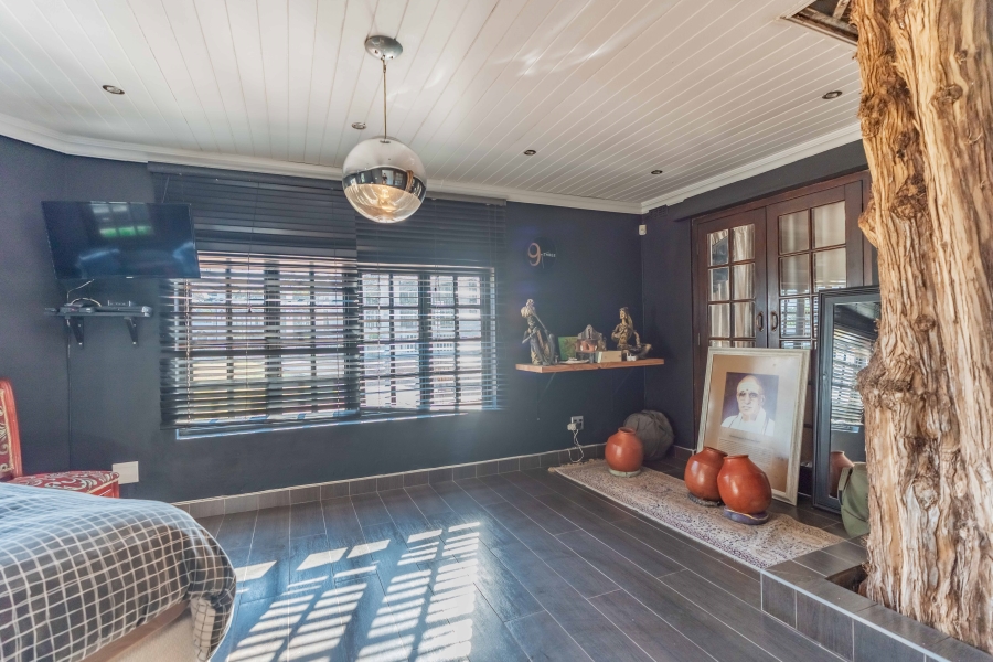 9 Bedroom Property for Sale in Cowies Hill KwaZulu-Natal