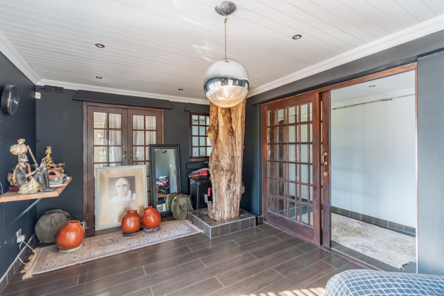 9 Bedroom Property for Sale in Cowies Hill KwaZulu-Natal