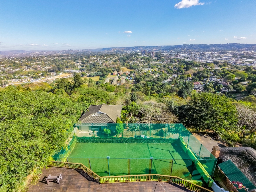 9 Bedroom Property for Sale in Cowies Hill KwaZulu-Natal
