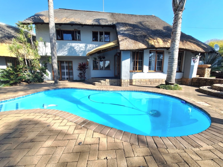 4 Bedroom Property for Sale in Signal Hill KwaZulu-Natal