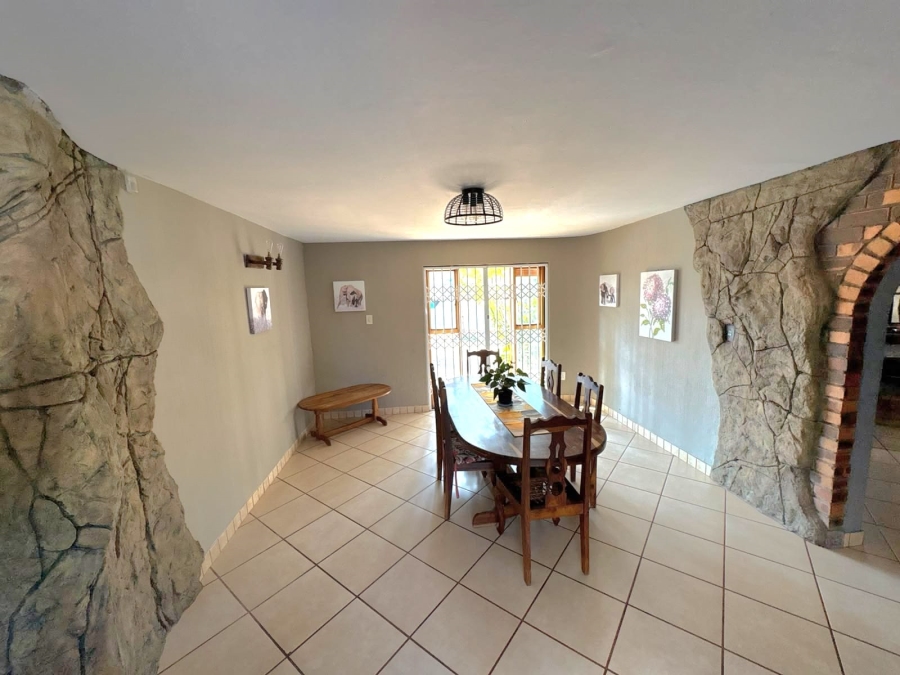 4 Bedroom Property for Sale in Signal Hill KwaZulu-Natal