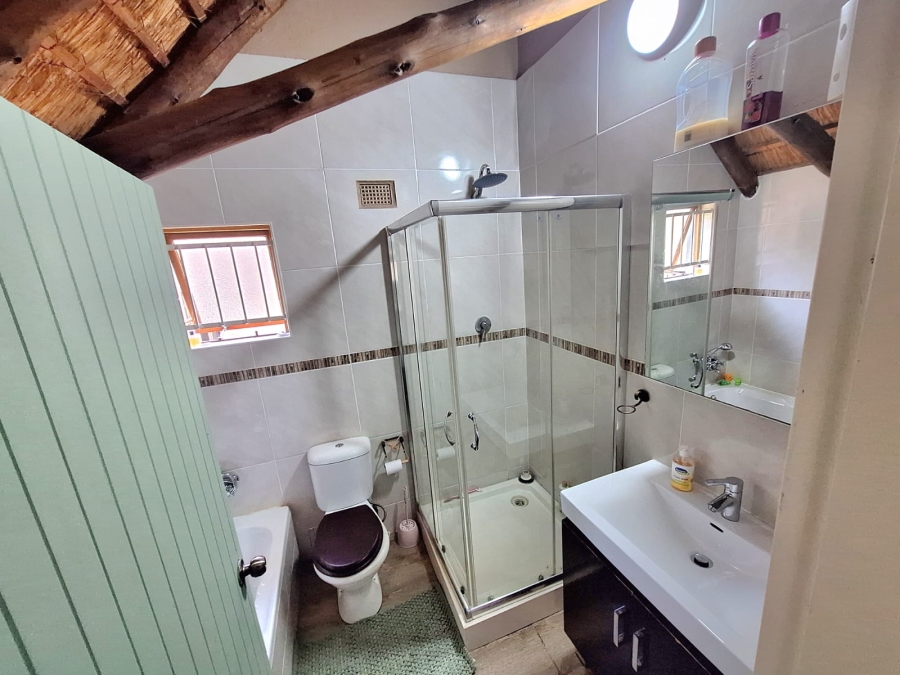 4 Bedroom Property for Sale in Signal Hill KwaZulu-Natal