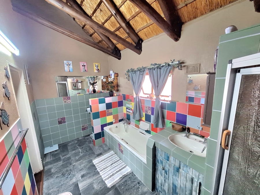 4 Bedroom Property for Sale in Signal Hill KwaZulu-Natal
