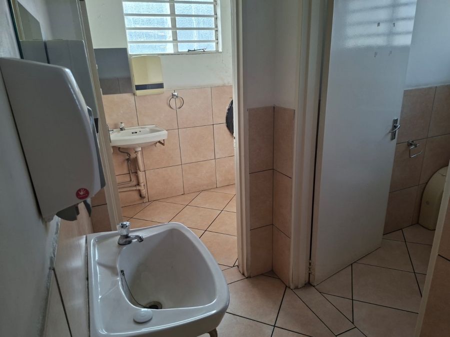 To Let Commercial Property for Rent in Airport Industrial KwaZulu-Natal