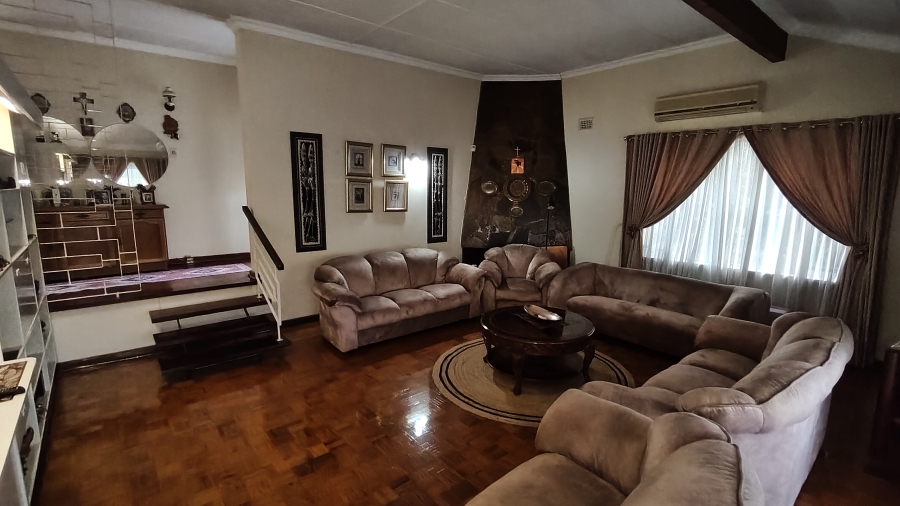4 Bedroom Property for Sale in Dawncliffe KwaZulu-Natal
