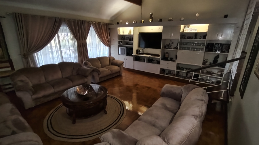 4 Bedroom Property for Sale in Dawncliffe KwaZulu-Natal