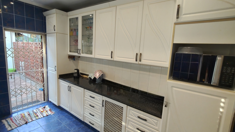 4 Bedroom Property for Sale in Dawncliffe KwaZulu-Natal
