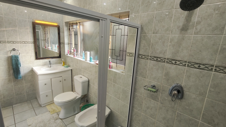 4 Bedroom Property for Sale in Dawncliffe KwaZulu-Natal