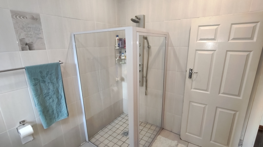 4 Bedroom Property for Sale in Dawncliffe KwaZulu-Natal