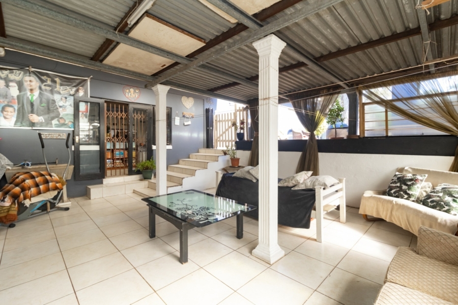5 Bedroom Property for Sale in Grosvenor KwaZulu-Natal