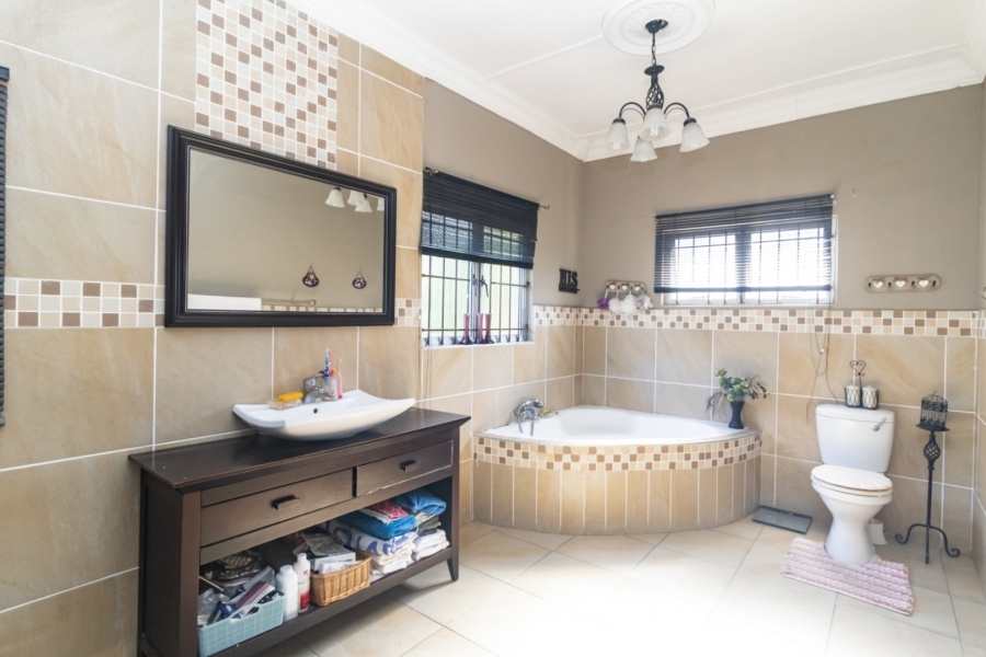5 Bedroom Property for Sale in Grosvenor KwaZulu-Natal
