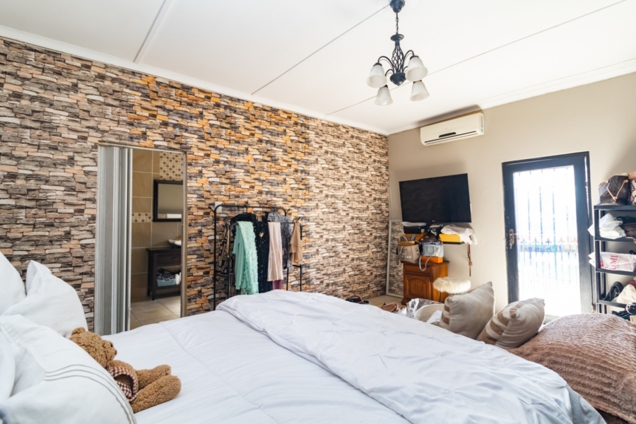 5 Bedroom Property for Sale in Grosvenor KwaZulu-Natal