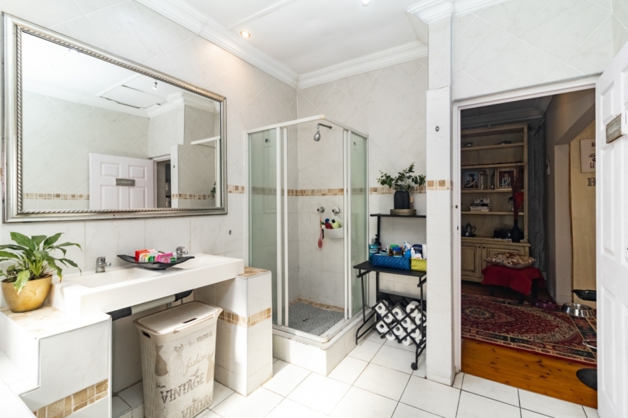 5 Bedroom Property for Sale in Grosvenor KwaZulu-Natal