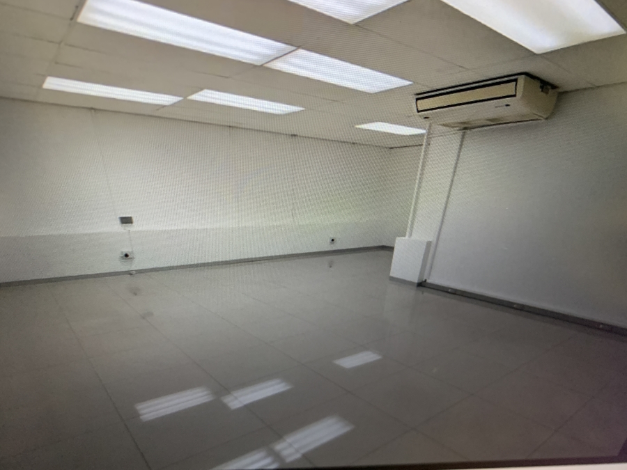 To Let Commercial Property for Rent in Sunningdale KwaZulu-Natal