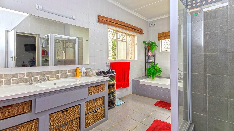 5 Bedroom Property for Sale in Gillitts KwaZulu-Natal