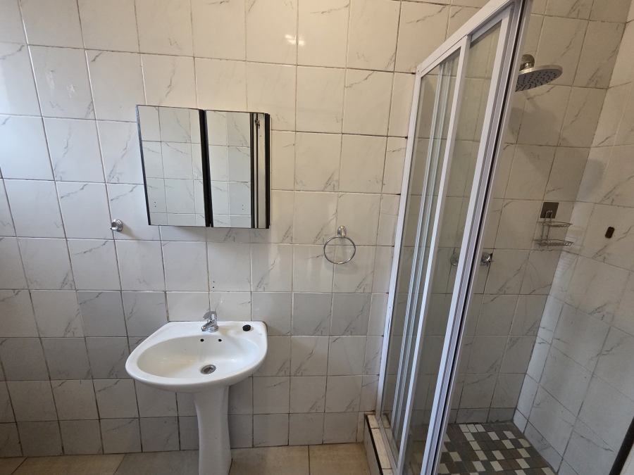 To Let 1 Bedroom Property for Rent in Bluff KwaZulu-Natal