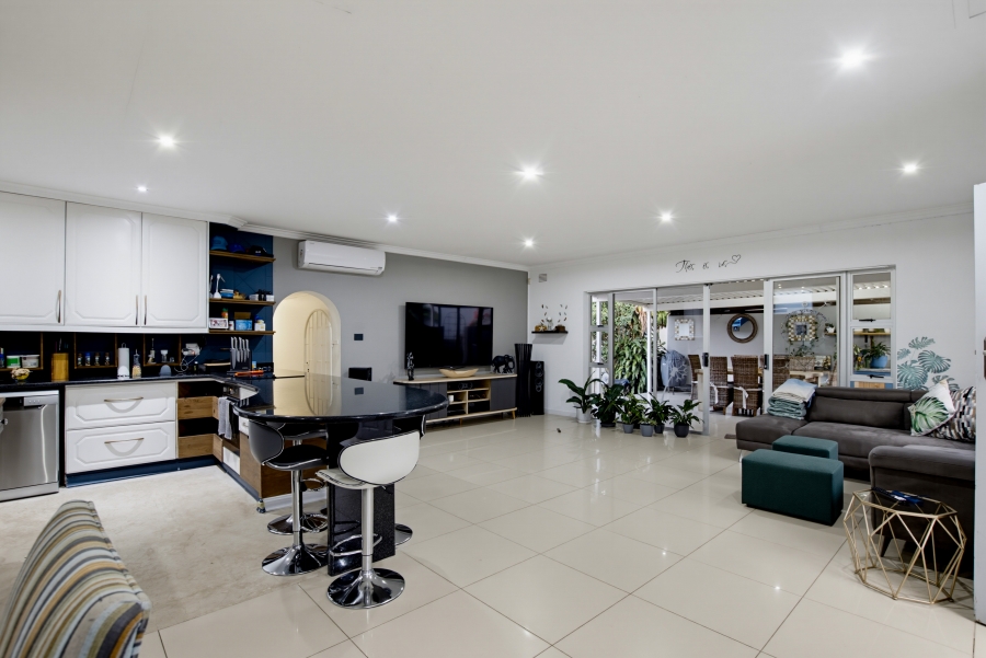 5 Bedroom Property for Sale in Deepdale KwaZulu-Natal