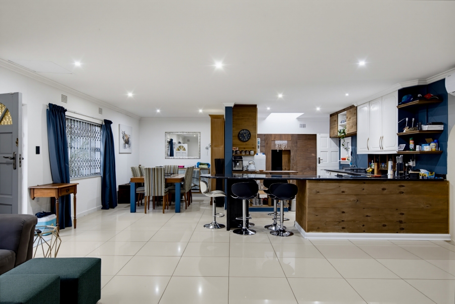 5 Bedroom Property for Sale in Deepdale KwaZulu-Natal