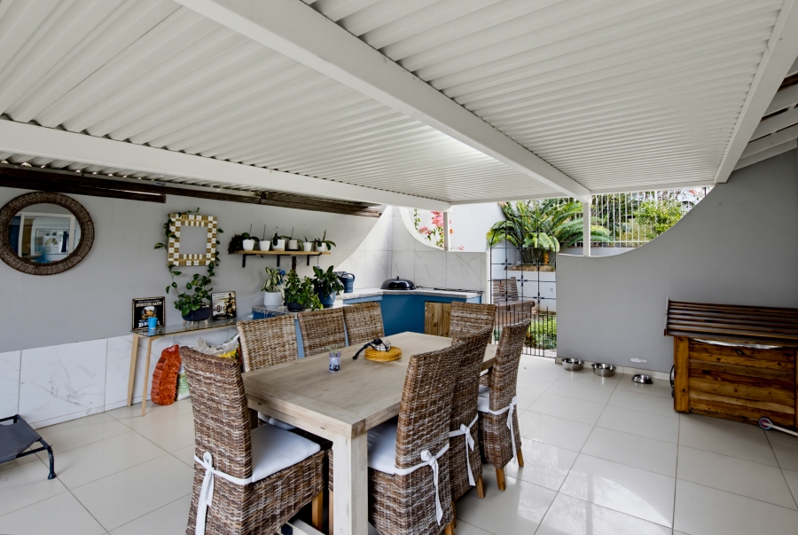 5 Bedroom Property for Sale in Deepdale KwaZulu-Natal