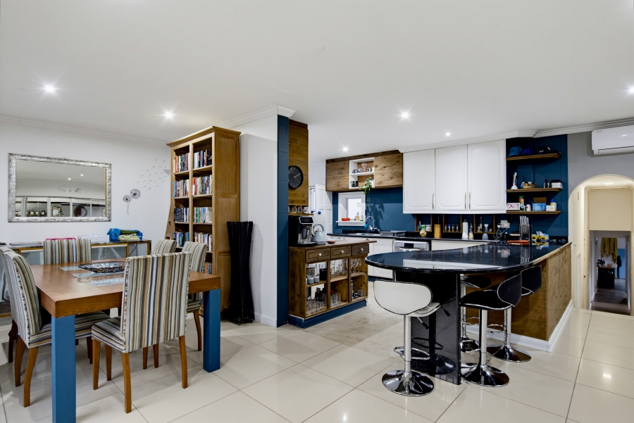 5 Bedroom Property for Sale in Deepdale KwaZulu-Natal