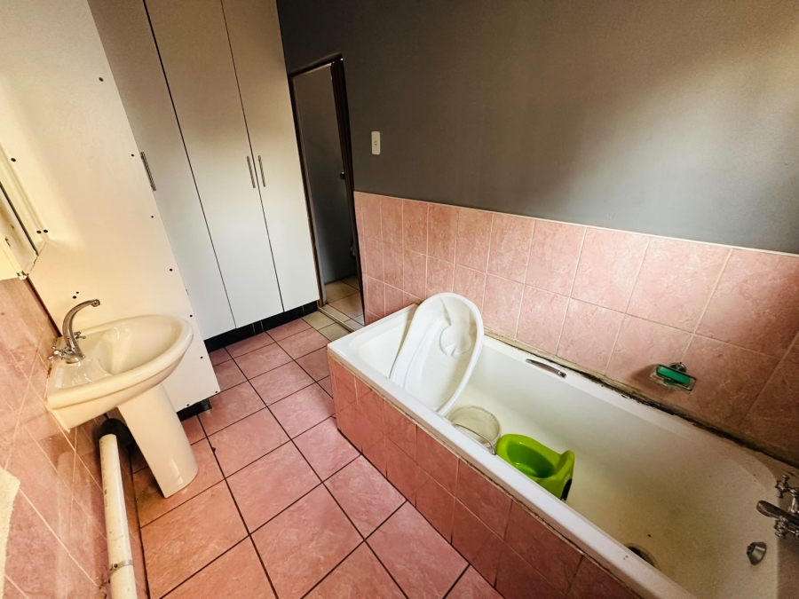 3 Bedroom Property for Sale in Westgate KwaZulu-Natal