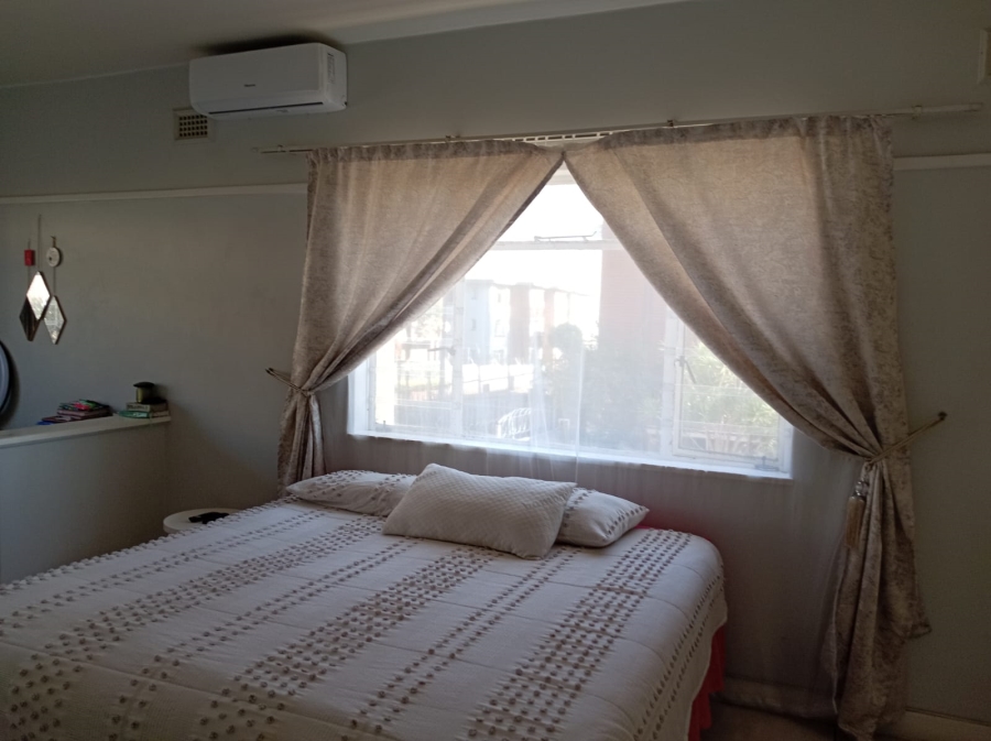 1 Bedroom Property for Sale in Westridge KwaZulu-Natal