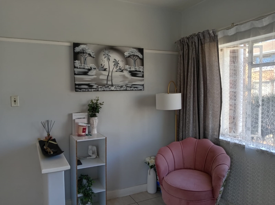 1 Bedroom Property for Sale in Westridge KwaZulu-Natal