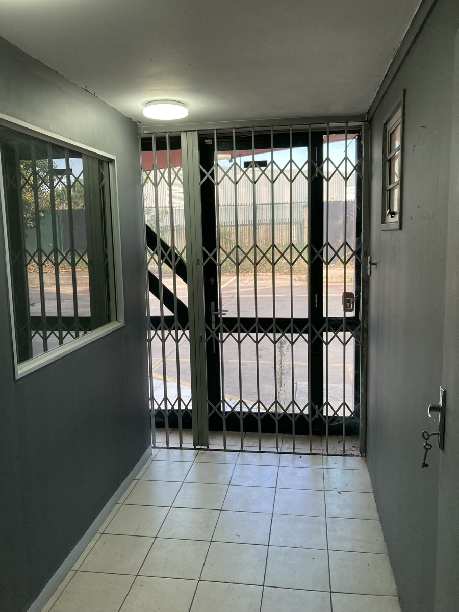 To Let Commercial Property for Rent in Mount Edgecombe North KwaZulu-Natal
