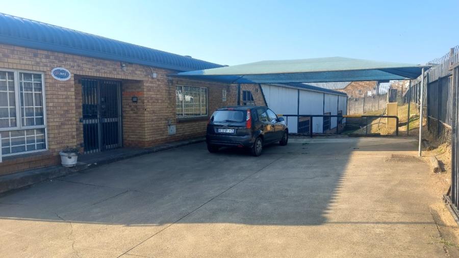 To Let Commercial Property for Rent in Westmead KwaZulu-Natal
