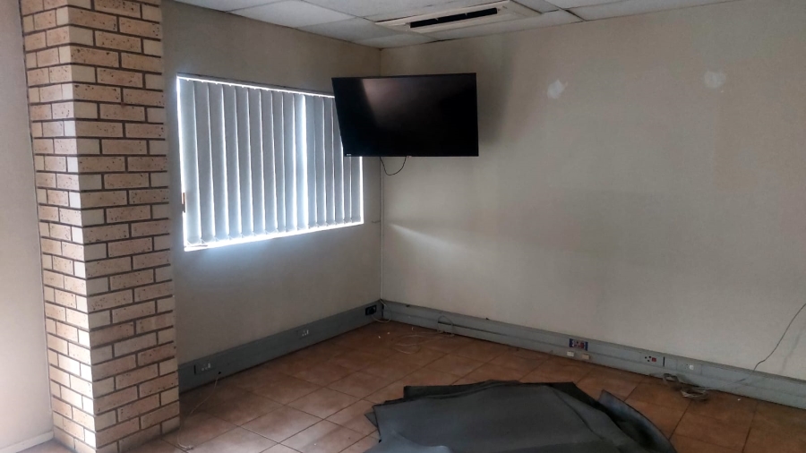 To Let Commercial Property for Rent in Westmead KwaZulu-Natal