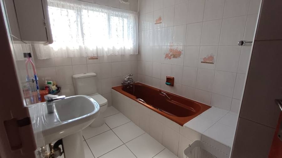4 Bedroom Property for Sale in Mountain Rise KwaZulu-Natal