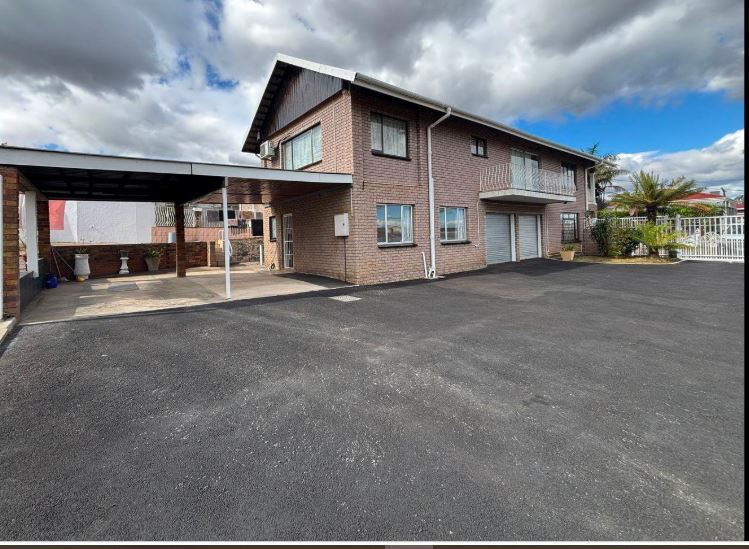 4 Bedroom Property for Sale in Mountain Rise KwaZulu-Natal