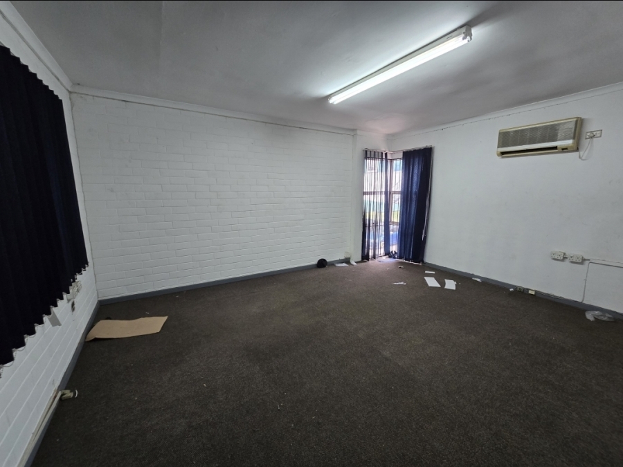 To Let Commercial Property for Rent in Westmead KwaZulu-Natal